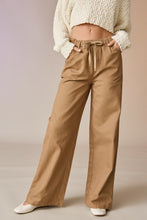 Load image into Gallery viewer, Delilah Wide-Leg Pants
