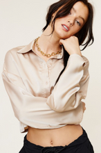 Load image into Gallery viewer, Taupe Cropped Button Up
