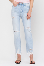 Load image into Gallery viewer, Light Wash Distressed Knee Denim
